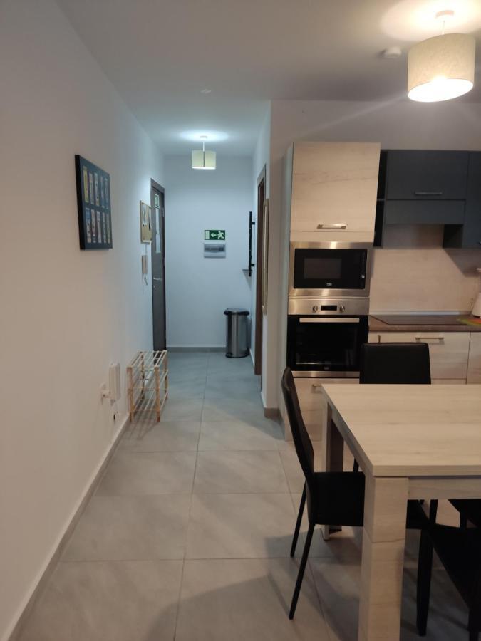 Salina Wharf, Block E, N.27 By Crysalex Appartement *